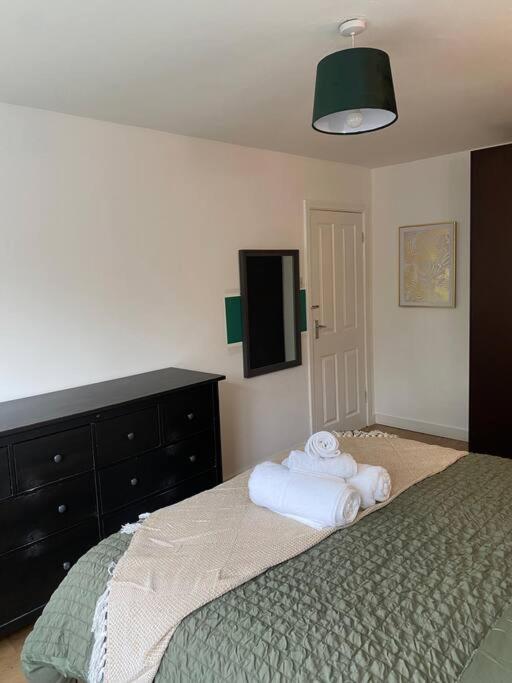 לונדון Luxury 2 Bedroom Apartment, Parking, Few Minutes Walk From Wembley Stadium מראה חיצוני תמונה